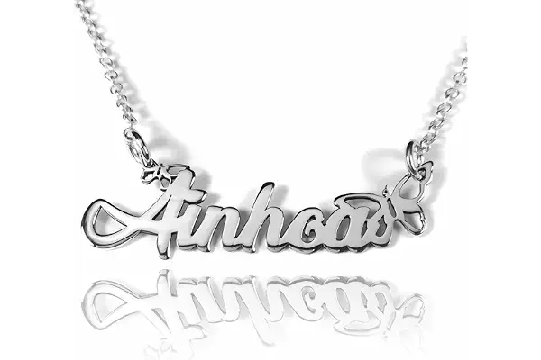 Collar con Nombre Personalizado para Mujer. Fabricado en Plata de Ley 925/1000. Regalo Madres y Abuelas. (AINHOA MARIPOSA)