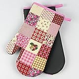 Originelle Serie " Romantic Kitchen Heat Defence " Farbe : Rosa - wunderschönes Patchwork - Motiv - zur Auswahl : Topflappen oder Backhandschuhe , wunderschönes Motiv - hochwertig , 100 % Baumwolle und Neopren - Beschichtung , eine Innovation und schöne kleine Geschenk - Idee - NEU (Backhandschuhe (1 Paar = 2 Stück) je ca. 17 cm x ca. 29 cm) Geschenk