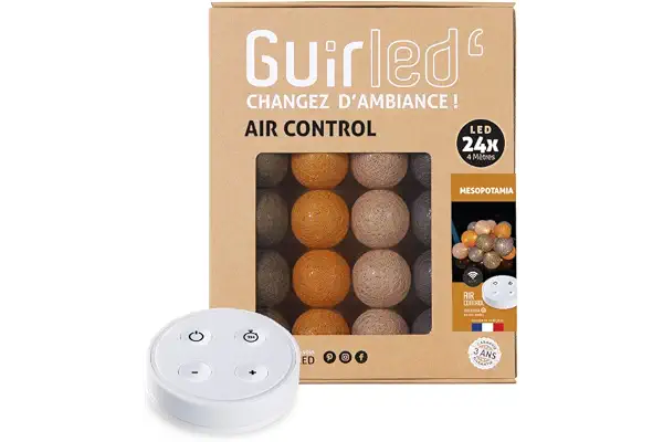 GuirLED - Guirnalda luminosa bolas de algodón LED USB - Mando a distancia inalámbrico – Luz nocturna bebé 2h – Adaptador de red doble USB 2A incluido – 4 intensidades – 24 bolas 2,4 m – Mesopotamia