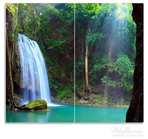 Wallario Herdabdeckplatte / Spritzschutz aus Glas, 2-teilig, 60x52cm, für Ceran- und Induktionsherde, Wasserfall im Wald am See, Idylle in Thailand