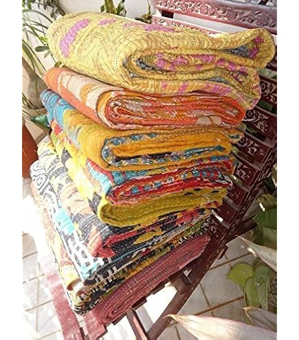 T-shirt bianca relaxed-fit in puro cotone con stampa grafica floreale sul retro