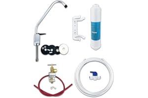 Système de filtration de l'eau Finerfilters à installer sous l’évier, pour avoir toujours au robinet une eau cristalline, délicieuse et sans odeur, avec robinet chromé élégant à levier