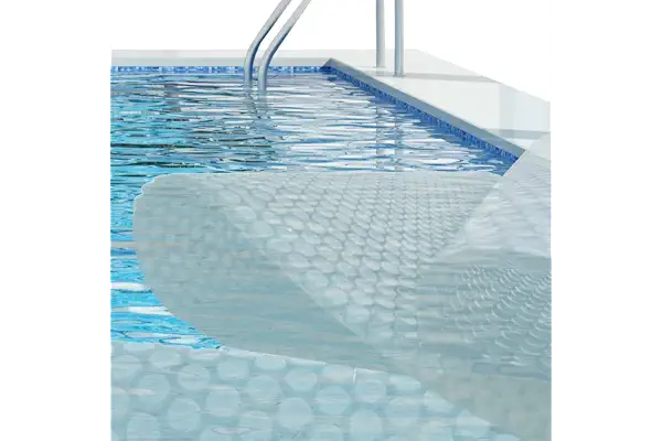 AquaBubble Crystal Plus Manta térmica Piscina - Fabricada en España I Duradera y de Alta eficiencia energética I Ahorro: No precisa Refuerzos I Medidas totales: 5.00 x 8.00 m