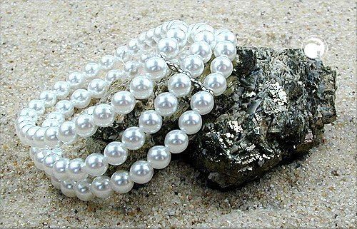 jewellery bracelet, glass beads white wax coloured 19-23cm G00682