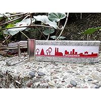 Schlüsselanhänger Schlüsselband Wollfilz hellgrau München Skyline weiß rot Weihnachten Geschenk!