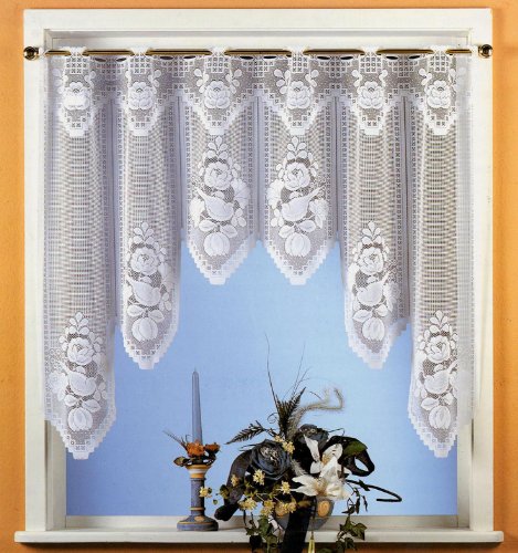 Formschönes Fensterbild mit handgebogtem Abschluß und Stangendurchzug