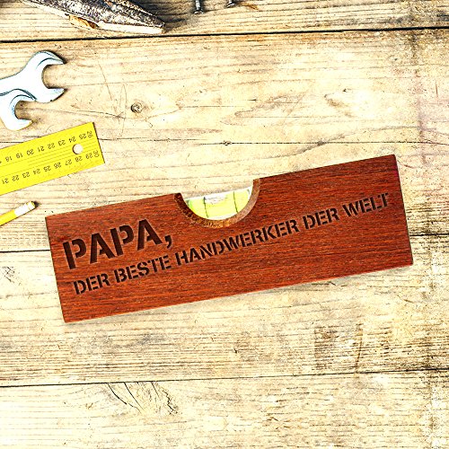 Flaschenöffner im Wasserwaagen-Look mit Gravur für Papa – Papa, Der beste Handwerker der Welt – lustige Geschenkidee für Männer– Geburtstags- und Vatertags-Geschenk - 2