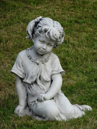 Steinfigur Mädchen sitzende Gross 48 cm ca. 26 kg Frostfest Stein Nr.273