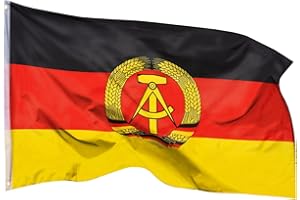 PHENO FLAGS DDR Fahne, 150x90 - Wetterfest & Reißfest - Perfekte Dekoration für Nostalgiefans der DDR, Ost-Deutschland Hissfahne für Drinnen und Draußen