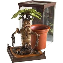 Harry Potter Dobby Magical Creatures - Figurine Collection Noble Avec Diorama