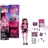 Monster High G&uuml;zellik Sırları Draculaura bebek ve aksesuar seti, face roller ve &ouml;zelleştirilebilir ilham panosu gibi 13 ger&ccedil;e