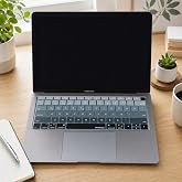 McStorey T&uuml;rk&ccedil;e Q Klavye Koruyucu MacBook Air 13 A1932 A2179 A2337 M1 Uyumlu | US Amerikan D&uuml;z Enter ANSI | T&uuml;rk&ccedil;e Baskılı Si