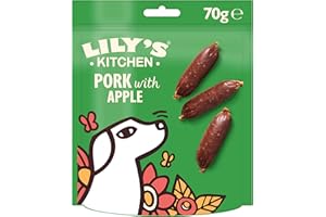 Lily's Kitchen Preparata con ingredienti naturali per cani adulti Confezione di croccantini per cani adulti con salsicce di maiale e mela Ricette prive di cereali 8 x 70g