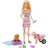 Barbie 2 oyuncak k&ouml;pek ve aksesuarlarıyla Barbie bebek, tekerlekleri d&ouml;nen &ccedil;ıkarılabilir y&uuml;r&uuml;te&ccedil;li k&ouml;pek&ccedil;ik, 10'dan fazla par
