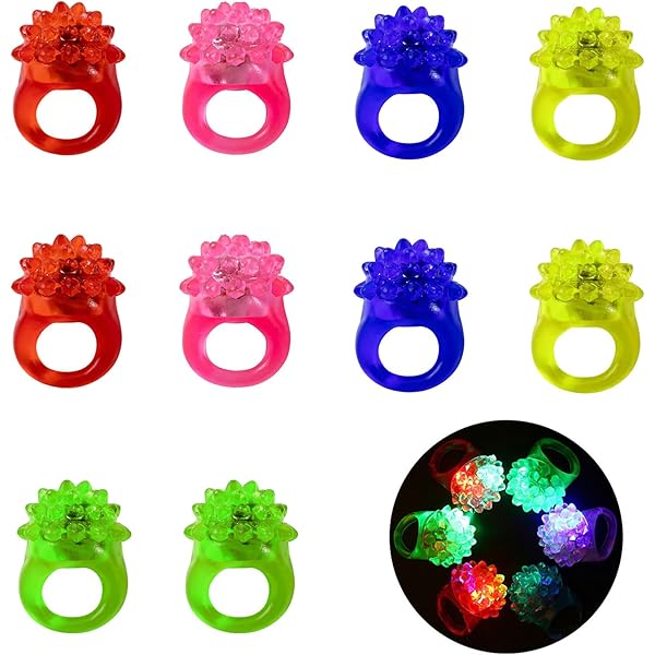 SAFIGLE 4 Stücke Party Ring Spielzeug Led Blinkende Ringe Für Kinder Mädchen Jungen Leuchtender Diamant Ring Für Geburtstag Halloween Feier