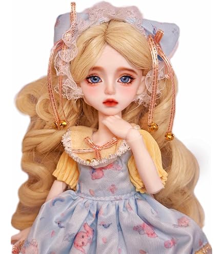 1 Une poupée russe, ou matriochkas, est une figurine creuse en