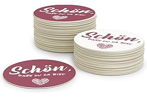 ‎FLYERALARM Schön DASS Du da bist Bierdeckel aus Pappe I Runde Tischdeko Weinrot (50 Stück) Deko aus umweltfreundlicher Holzschliffpappe (⌀10cm)