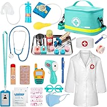 Middelbare Leeftijd Indiase Man Met Een Doktersjas En Stethoscoop Die Vol Vertrouwen Glimlach Op Het Gezicht Gericht Vingers Trots 214452567