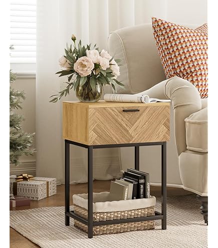 Comodino Moderno In Rattan Con 3 Cassetti - Design Elegante, MDF Bianco E Gambe Metallo Dorato, 42x30x60 Cm, Per Camera O Soggiorno