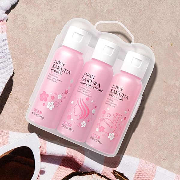 Japan Sakura Spa Geschenkset – Mit Handcreme, Fußcreme, Peeling, Serum, Seife, Badezusätzen & Kerze