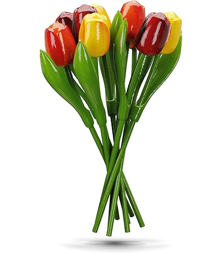 Witte Tulpen En Een Houten Hart Op Een Vintage Grijze Houten Backgr Image66250905