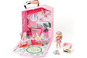 KOOKYLOOS Mila’s Pop Up Spa con más de 15 accesorios de belleza y muñeca exclusiva con 3 expresiones divertidas - Incluye ropa y calzado, tocador con espejo