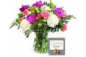 Sendabunch Pastel Spray Carnations and Freesia Mix Bouquets – 20 Fresh Stems with Free Chocolates & Gift Card – UK Flower Delivery for Mother’s Day, Valentine’s, Birthdays & Special Occasions