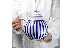 City to Cottage | Théière | à rayures bleu marine et blanches en céramique avec couvercle et anse faite et peinte à la main | Grande 1,7L 4-6 tasses