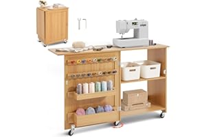 VEVOR Mesa de Costura Plegable Mesa Multiusos para Máquina de Coser con Diseño Compacto, Ruedas Bloqueables, Estantes, Bandejas de Almacenamiento, Clavijas de Madera y Puertas Magnéticas, Color Madera