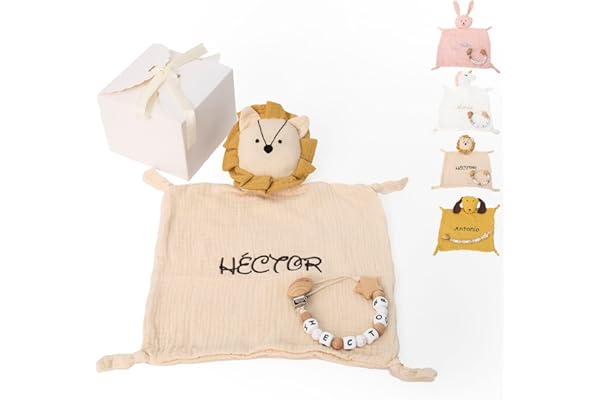 NUBEBI Doudou Bebé Personalizado con Nombre Bordado + Chupetero Madera | Algodón Orgánico 26x26 cm | Apto para Recién Nacidos, Hipoalergénico y Lavable | Regalo Bebé Personalizado Ideal (LEÓN)