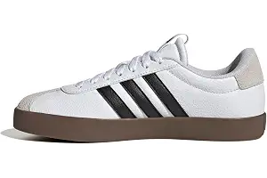 adidas Women's Zapatilla VL Court 3.0 | Este sencillo zapato adidas de piel suave con amortiguación ligera y suela exterior de goma vulcanizada ofrece comodidad.