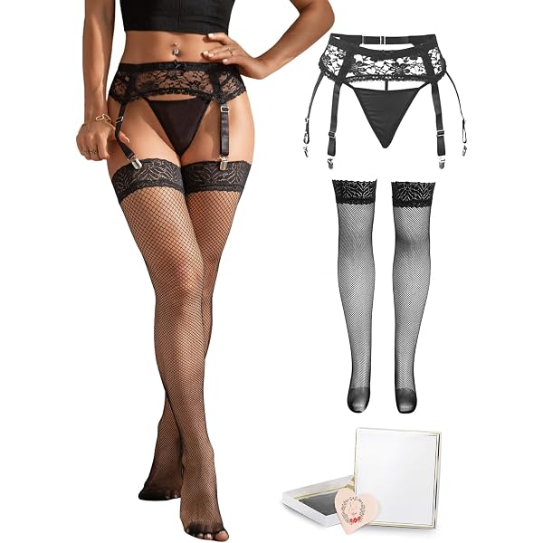 Ensemble de lingerie en dentelle 3 pièces avec un porte-jarretelles et Ensemble de lingerie en dentelle 3 pièces avec un porte-jarretelles et