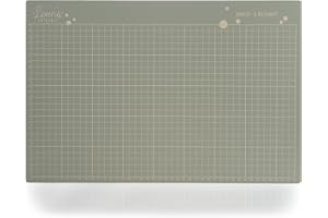 Loveria Schneideunterlage A3 | 1cm Raster, ‎30cm x 45cm | Selbstheilend, Schnittfest | Schneidematte zum Basteln, Bastelunterlage, Cutting Mat A3