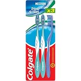 COLGATE Triple action toothbrush medium &ndash; Interdental cleaning &ndash; Natural whiteness &ndash; Fresh breath &ndash; Set of 3 brushes