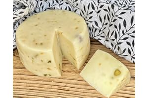 ROMAGNA TERRE Gereifter Schafmilchkäse mit Pistazien aus Sizilien Pecorino al Pistacchio