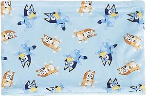 CERDÁ LIFE'S LITTLE MOMENTS CERDA LIFE´S LITTLE MOMENTS Braga Cuello de Bluey para Niños - Color Azul - Talla Única - Elaborada en 100% Poliéster - Diseño Estampado con Bluey y su Familia - Producto Original Diseñado en España