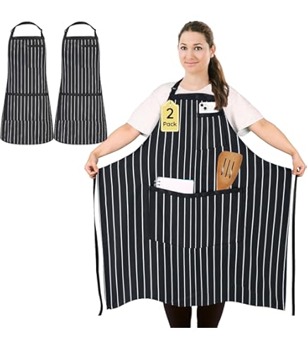 Jonge Man En Het Oudere Vrouw Koken Samen in De Keuken Stock Afbeelding - Image of minnaars
