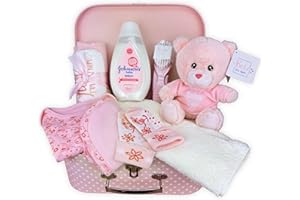 BABY BOX SHOP Zestaw Prezentowy dla Noworodka - Ręcznie Pakowane Różowe Pudełko na Pamiątki w Formie Walizki, Pluszak Miś, Muślinowe Powijaki, Ubranka dla Noworodka Dziewczynki, Prezent na Baby Shower