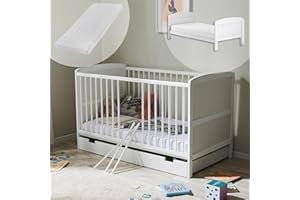 ‎KIDS COLLECTIVE Kids Collective Babybett Kinderbett 70x140 mit Schublade und Matratze Umbaubares Gitterbett höhenverstellbar & herausnehmbare Sprossen | Weiss Vollholz Kiefer Made in Europe