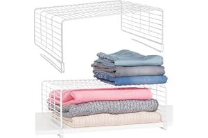 mDesign Juego de 2 cestas metálicas para armarios – Moderno separador de estantes de metal para ropa con 2 niveles – Organizador de armarios para dormitorio, cocina, pasillo y oficina – blanco