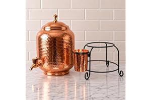 Copper-Master 5 liter hamrad vattendispenser (matka/kruka) behållarkruka med 1 kopparglas och stativ ren koppar och ayurvediska hälsofördelar (5 000 ml)