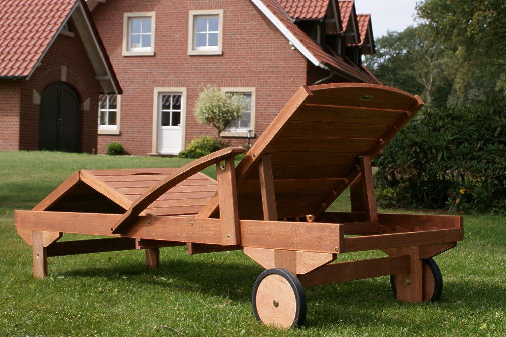 Hecht Gartenliege ERA | rollbare Sonnenliege mit Verstellbarer Rückenlehne und ausziehbarer Ablage | Holzliege aus Meranti Holz für Garten und Terasse – Bild 4