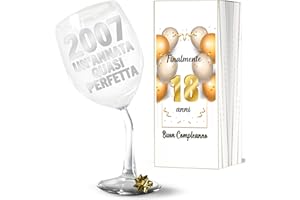 Aurìca Calice Vino Personalizzato 18 ANNI - Bicchiere Piegato Da 440ml In Cristallino Per Compleanno 18 Anni Ragazza E Ragazzo, Scatola Regalo Inclusa - Regalo Originale 2007 Un’Annata Quasi Perfetta