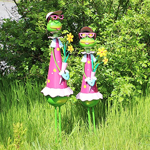 COM-FOUR® Dekofigur „Froschdame mit Blumen“, Gartenfigur aus bunt lackiertem Metall im Frosch-Design, ca. 59×16,5×16,5cm - 2