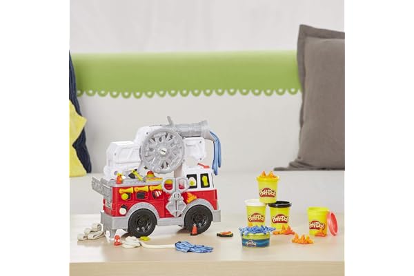 Play-Doh Wheels, Le Camion de Pompiers, avec 5 Pots de Pate a Modeler, dès 3 Ans