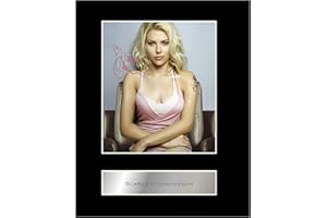 ICONIC PICS Photo dédicacée encadrée de Scarlett Johansson