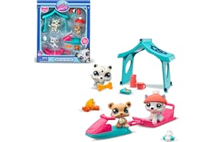 BANDAI Littlest Pet Shop Snow Day Set BF00534 Incluye 3 Mascotas, 3 Accesorios, 1 Tarjeta de coleccionista, 1 código Virtual, 1 Moto de Nieve, 1 Trineo, Generación 7 (#107,#108, #109),4 años+