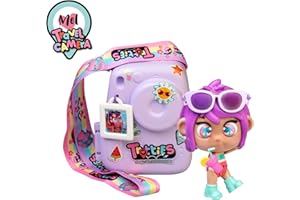 Trotties - Mini Travel Camera - Mel, bolsito con Forma de cámara con Mini muñeca Mel para niños y niños +3 años Famosa (TFT21400)
