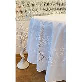 İşleme dantel g&ouml;r&uuml;n&uuml;ml&uuml; d&ouml;k&uuml;ml&uuml; kaymaz yuvarlak pvc muşamba masa &ouml;rt&uuml;s&uuml; beyaz &ccedil;i&ccedil;ekli 155x155 cm