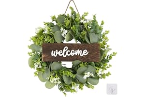 HAOSHICS Ghirlanda di eucalipto verde con segno di benvenuto Corona artificiale di eucalipto primavera estate con bacche bianche per porta d'ingresso, parete, finestre, festival, portico, fattoria, patio